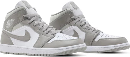 Air Jordan 1 Mid 'College Grey' 554724-082