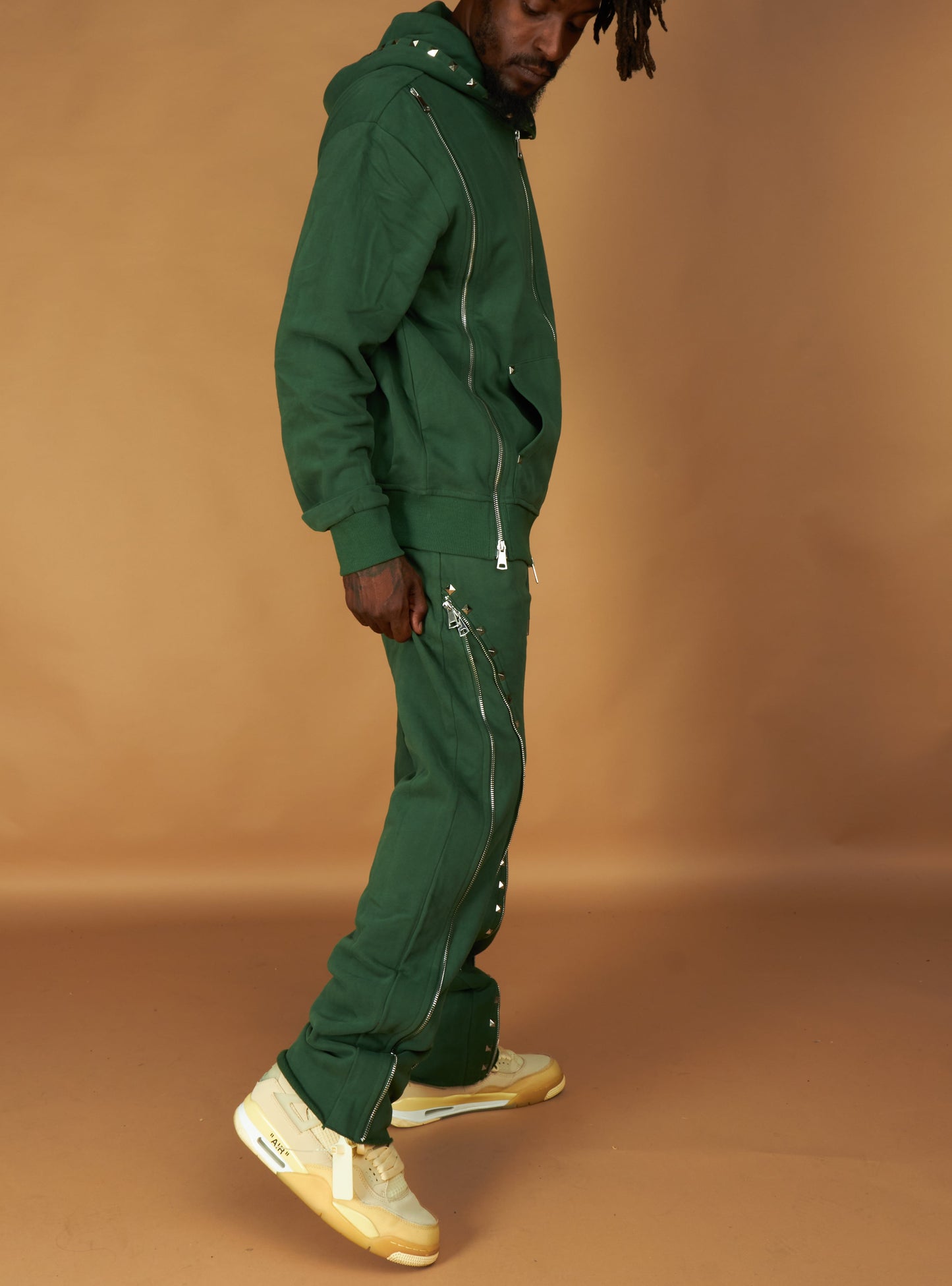 POLITICS -SWEATSUIT-RIVET-BLACK-715/725-GREEN