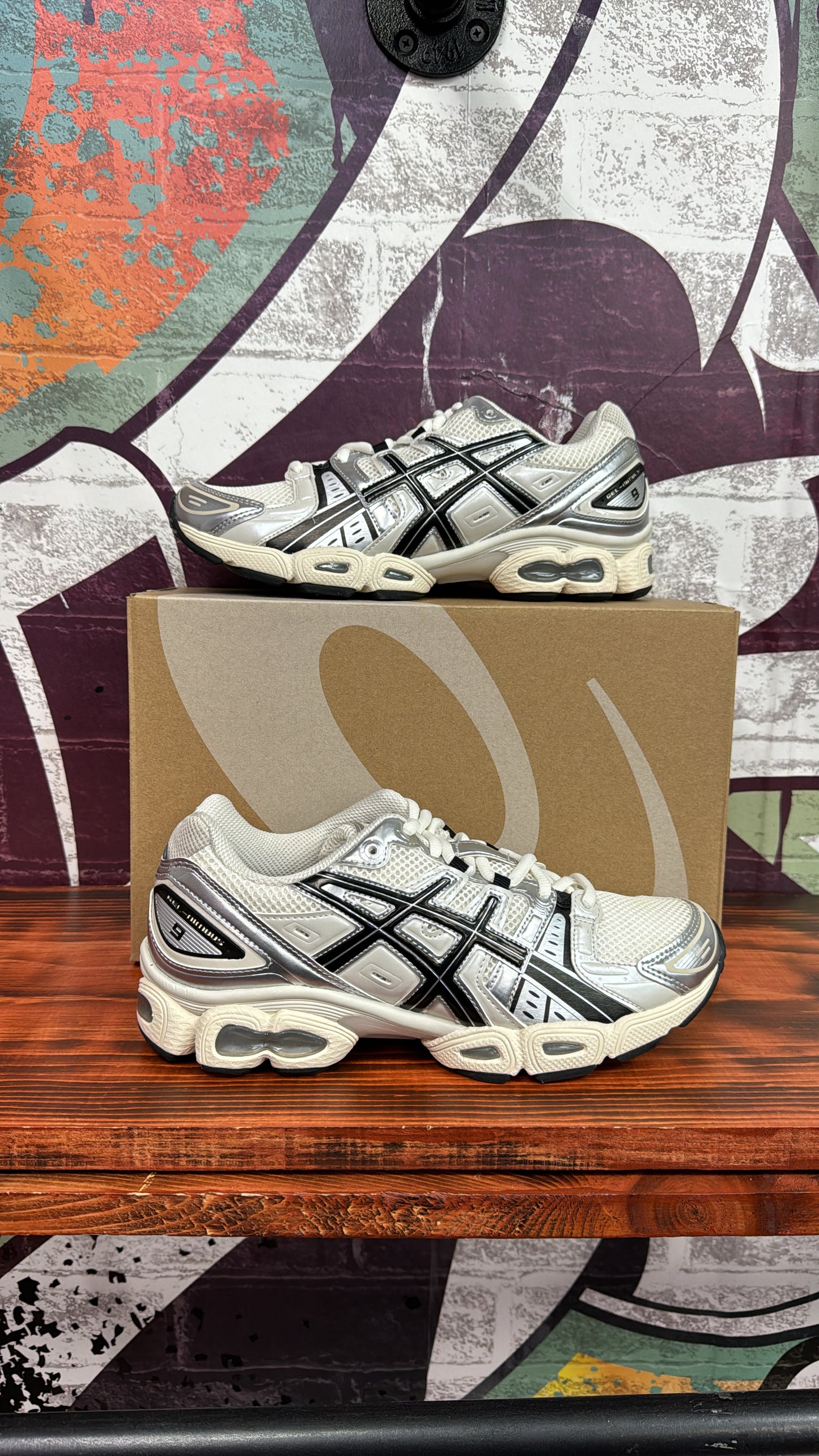 ASICS GEL-NIMBUS 9 (CREAM/BLACK) 1201A424-105