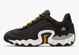 Nike Air Skarn Black University Gold -002