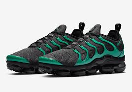 Nike Air VaporMax Plus Black Clear Emerald 924453-013